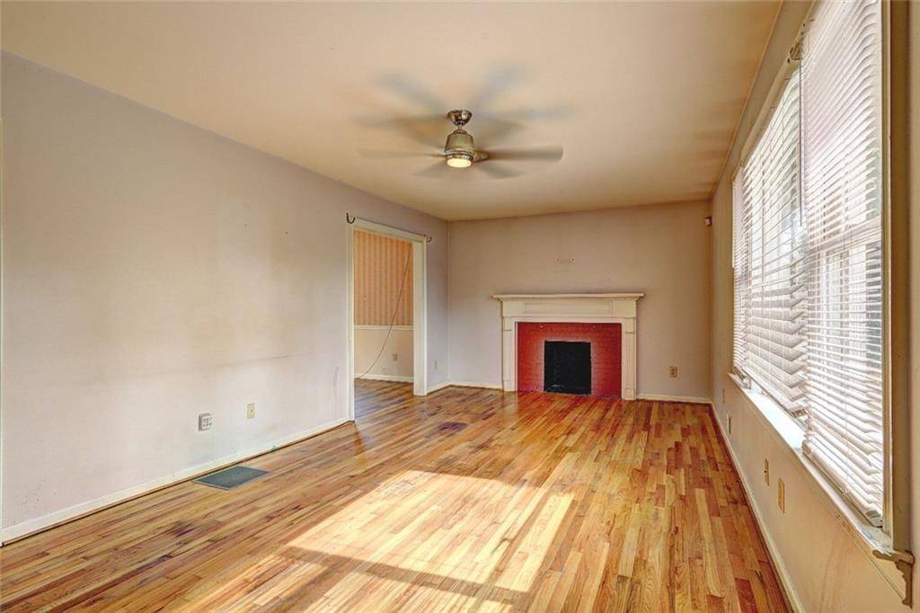 Austell, GA 30168,32 Hillcrest Drive Southeast DR SE