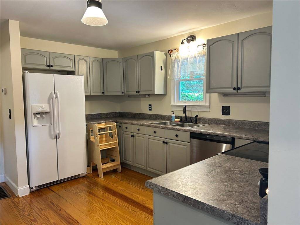 Ellijay, GA 30540,279 Gartrell ST