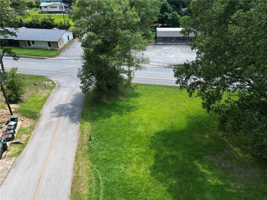 Toccoa, GA 30577,129 Green Forest DR