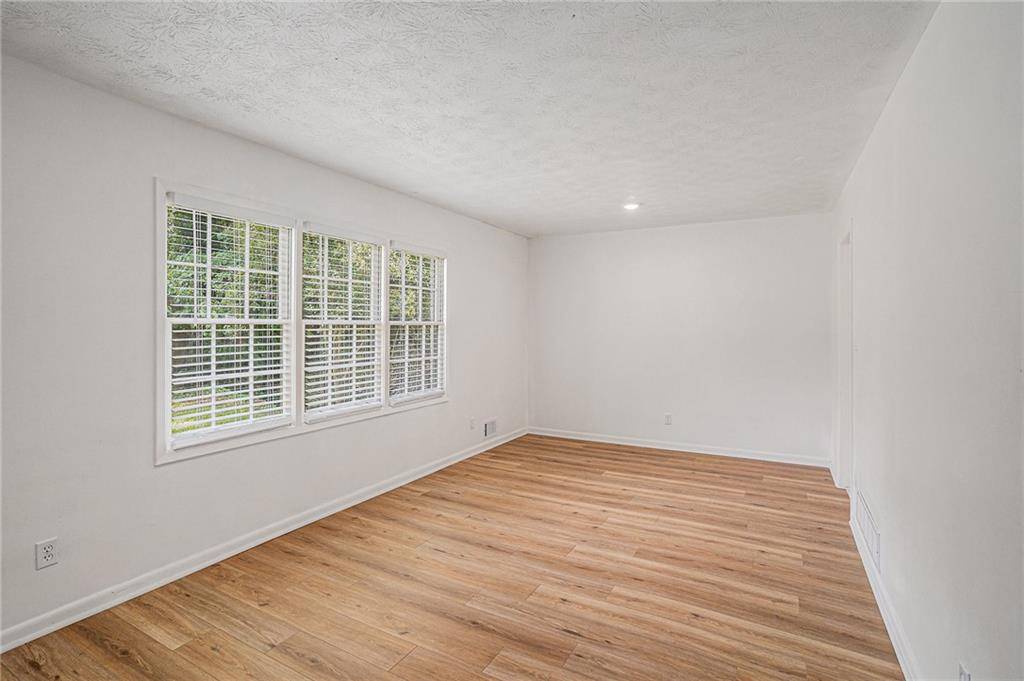 Atlanta, GA 30349,5400 Louis Xiv LN