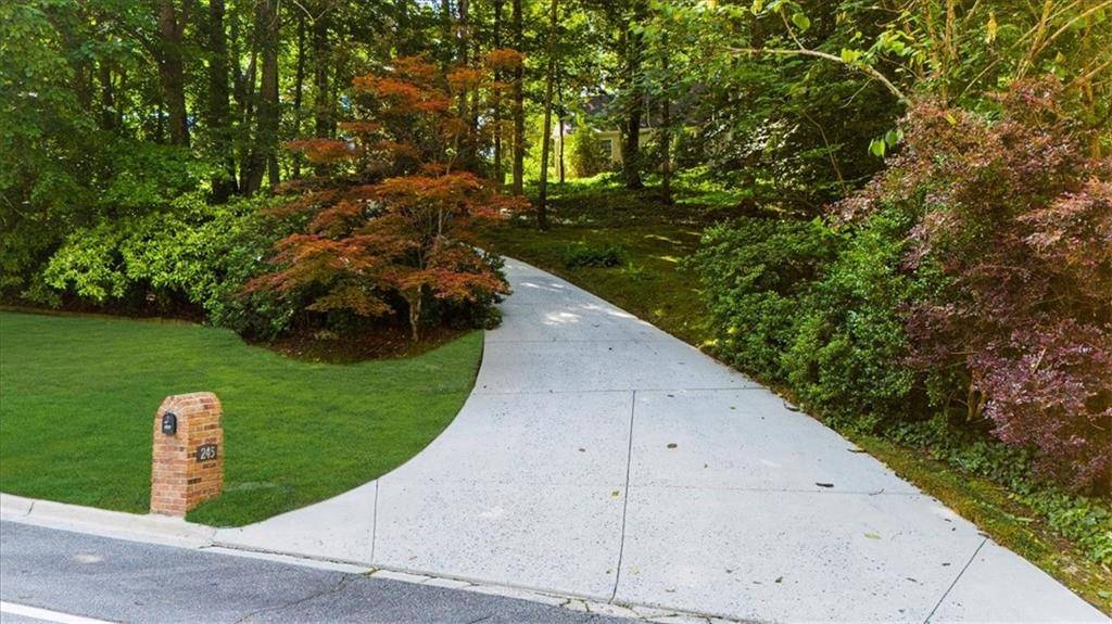 Atlanta, GA 30328,245 W Spalding DR