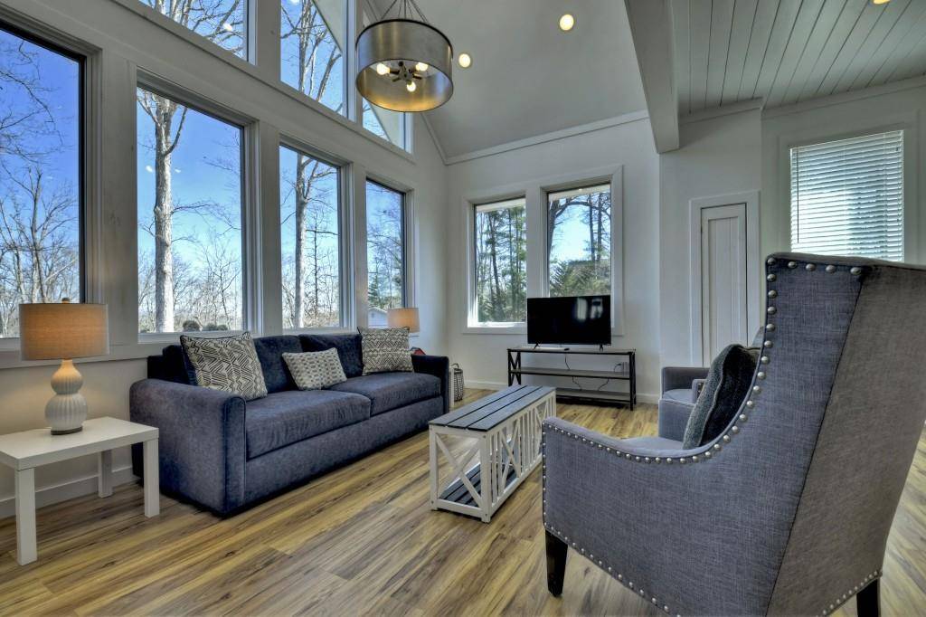 Blue Ridge, GA 30513,121 Cider House LN