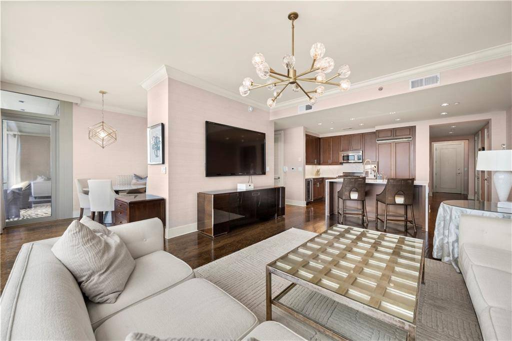 Atlanta, GA 30326,3630 Peachtree RD NE #2706