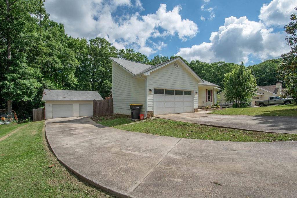 Senoia, GA 30276,130 Country Side DR