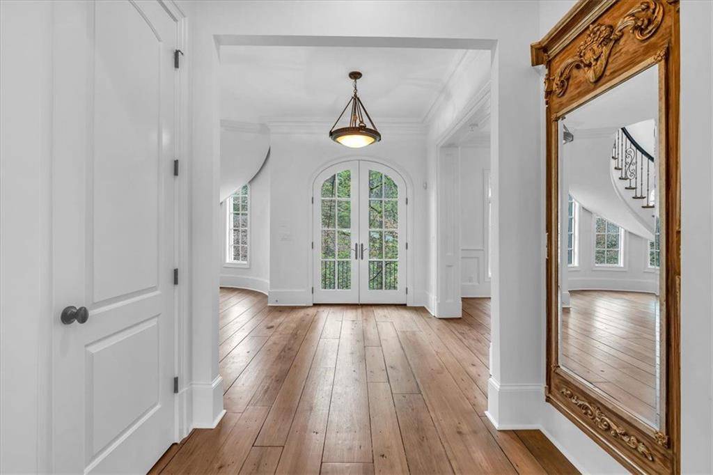 Atlanta, GA 30327,115 MOUNT PARAN RDG