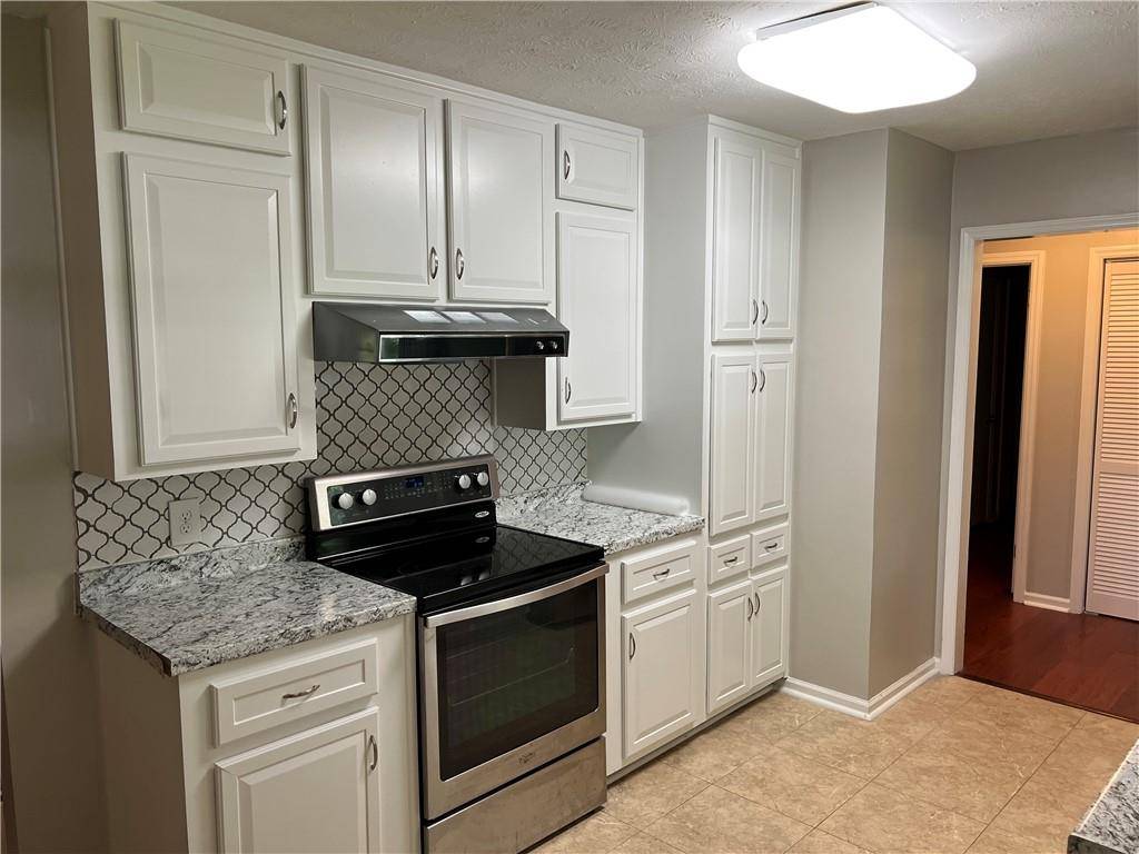 Kennesaw, GA 30144,3170 DOUGLAS LN NW