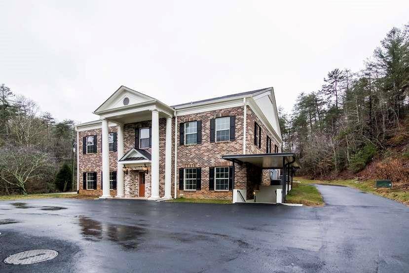 Dahlonega, GA 30533,889 Wimpy Mill RD