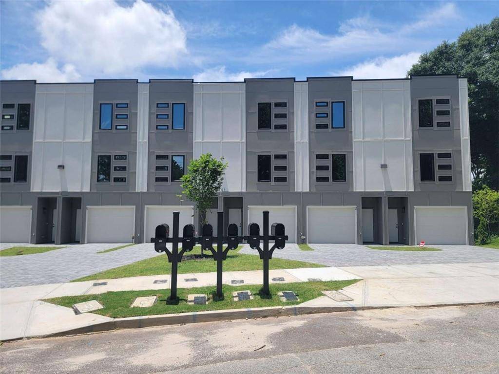 Atlanta, GA 30310,1351 Brewster ST #2