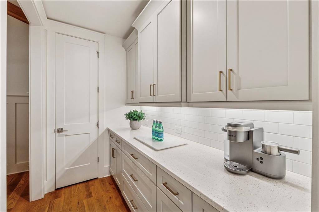 Canton, GA 30114,214 Trecastle SQ