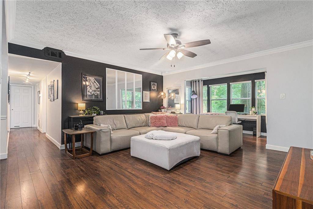 Atlanta, GA 30342,5149 Roswell RD #1