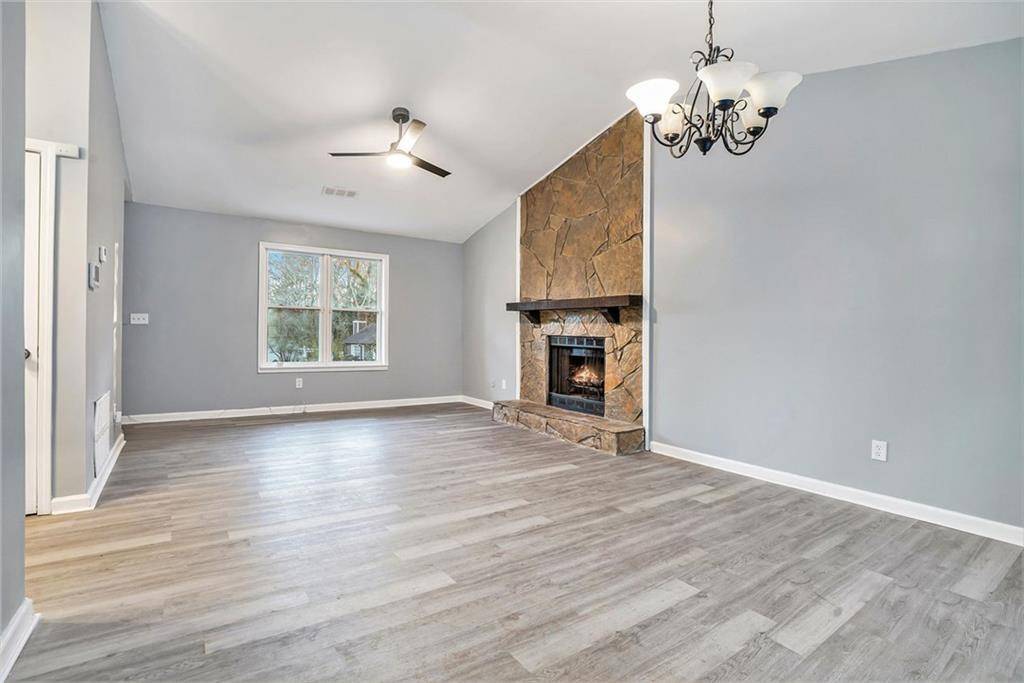 Stone Mountain, GA 30083,3918 S Creek CT