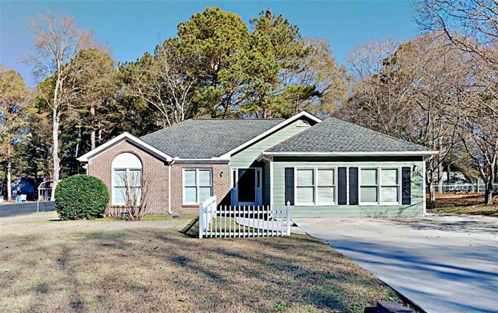 Auburn, GA 30011,2082 Blackberry LN