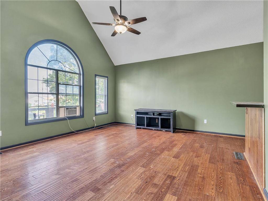 Calhoun, GA 30701,100 Twin Oaks DR