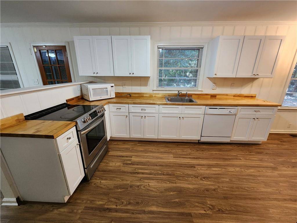 Atlanta, GA 30329,2294 Clairmont RD NE