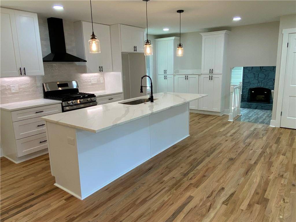 Marietta, GA 30066,323 West Claiborne CT