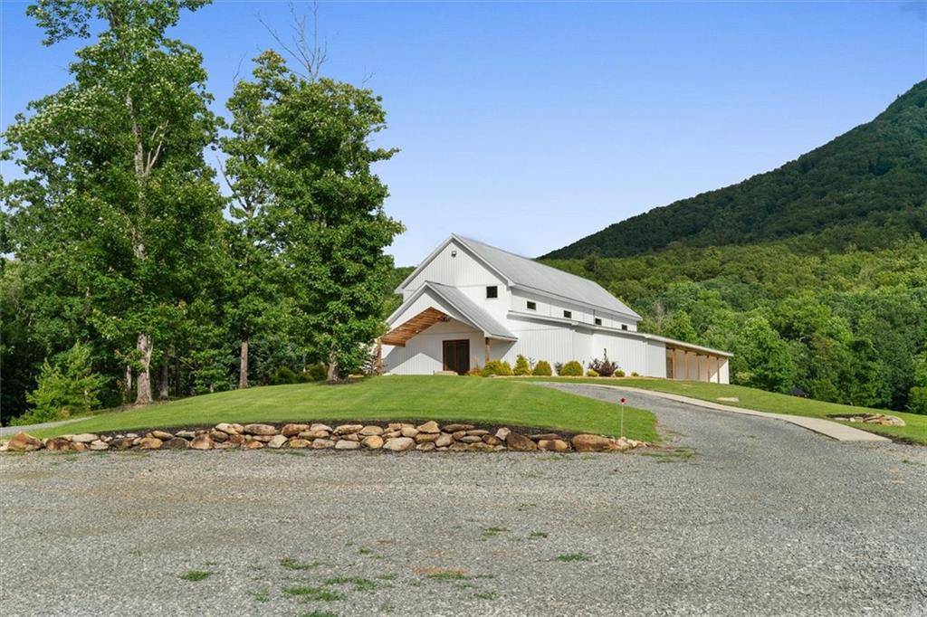 Chatsworth, GA 30705,2948 Holly Creek Cool Springs RD
