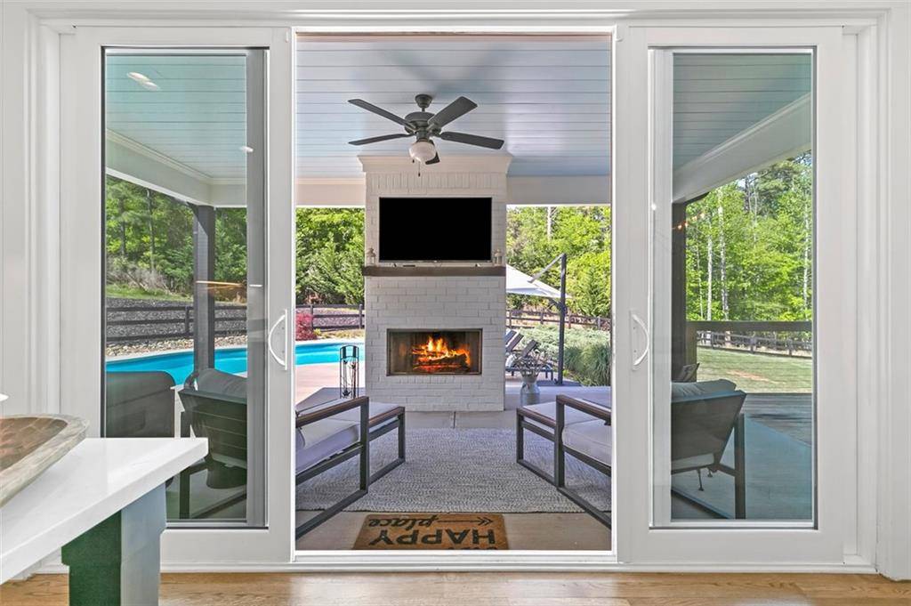 Flowery Branch, GA 30542,6560 CRESTWOOD PENINSULA