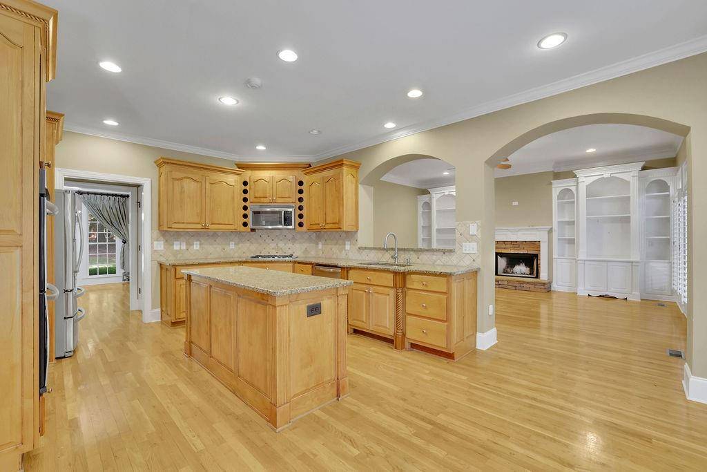 Woodstock, GA 30188,778 Arnold Mill RD