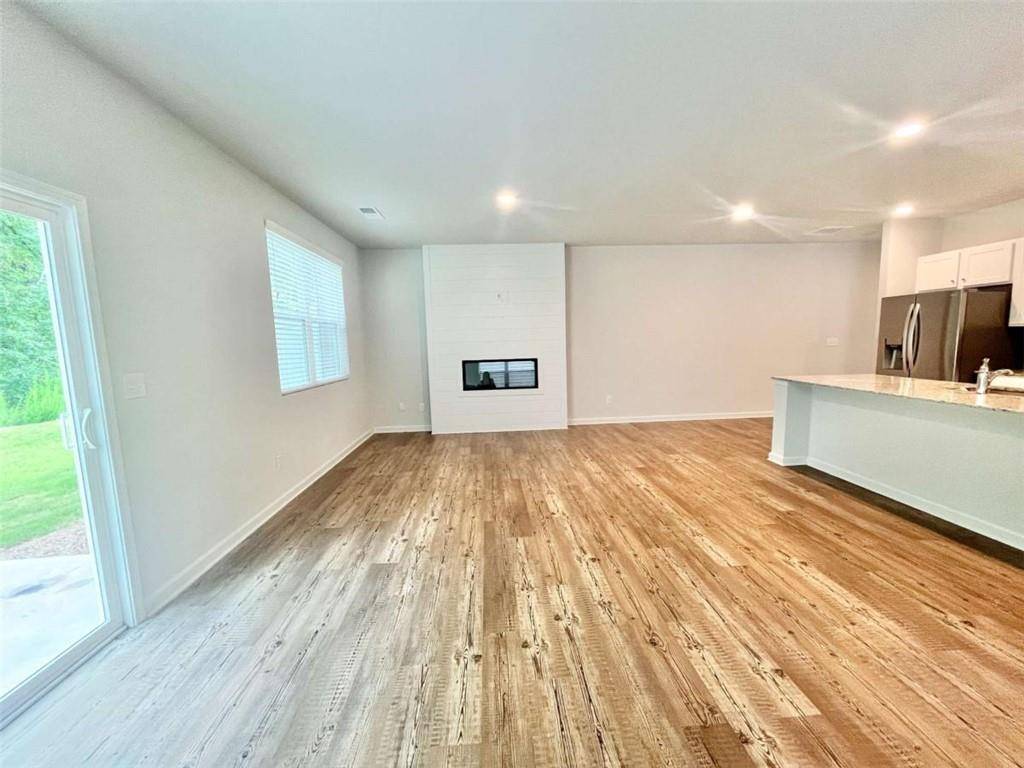 Flowery Branch, GA 30542,5129 Sidney SQ