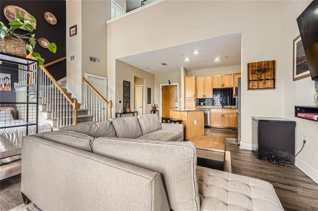 Atlanta, GA 30328,799 Hammond DR #427