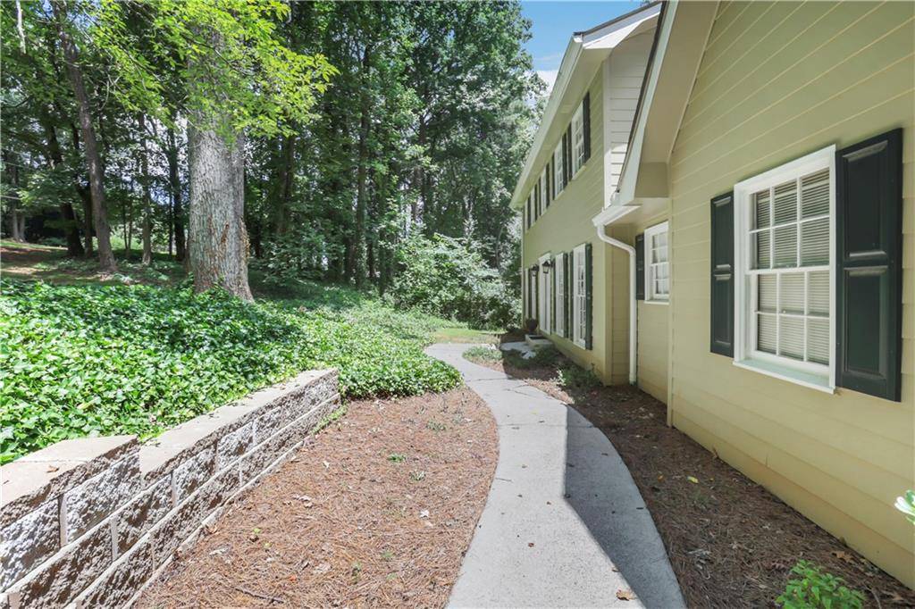 Tucker, GA 30087,2225 Mountain Creek DR