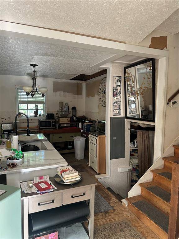 Kennesaw, GA 30144,1004 Darvin LN NW
