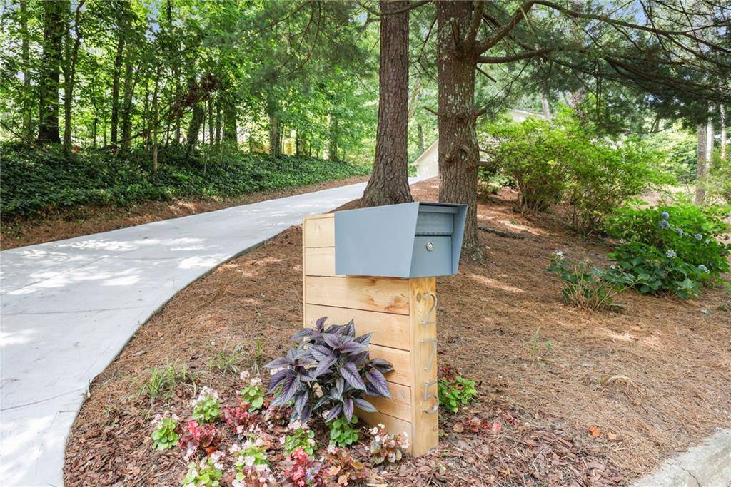 Sandy Springs, GA 30328,275 Glencourtney DR