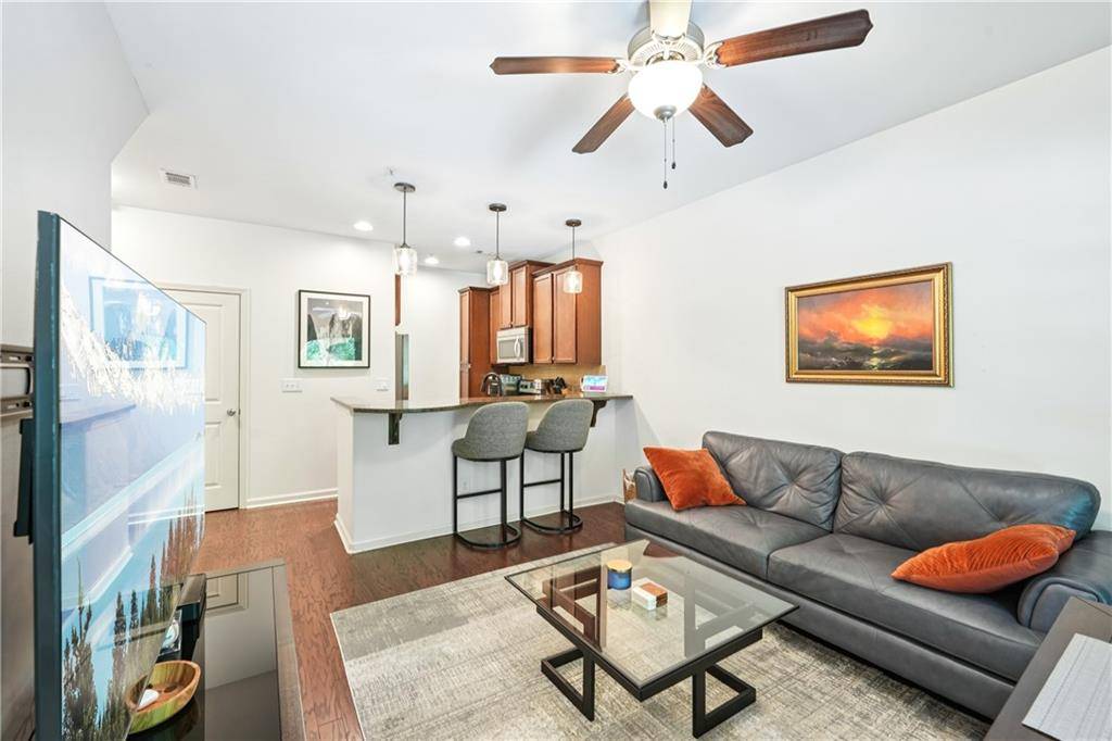 Atlanta, GA 30309,215 Semel DR NW #460