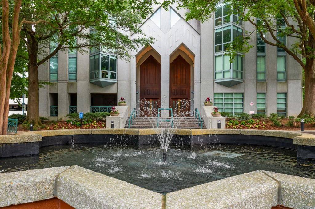 Atlanta, GA 30305,2870 Pharr CT NW #309
