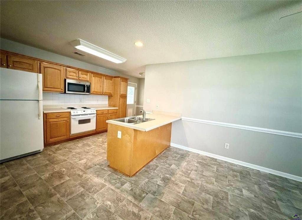 Warner Robins, GA 31088,448 Falkirk DR