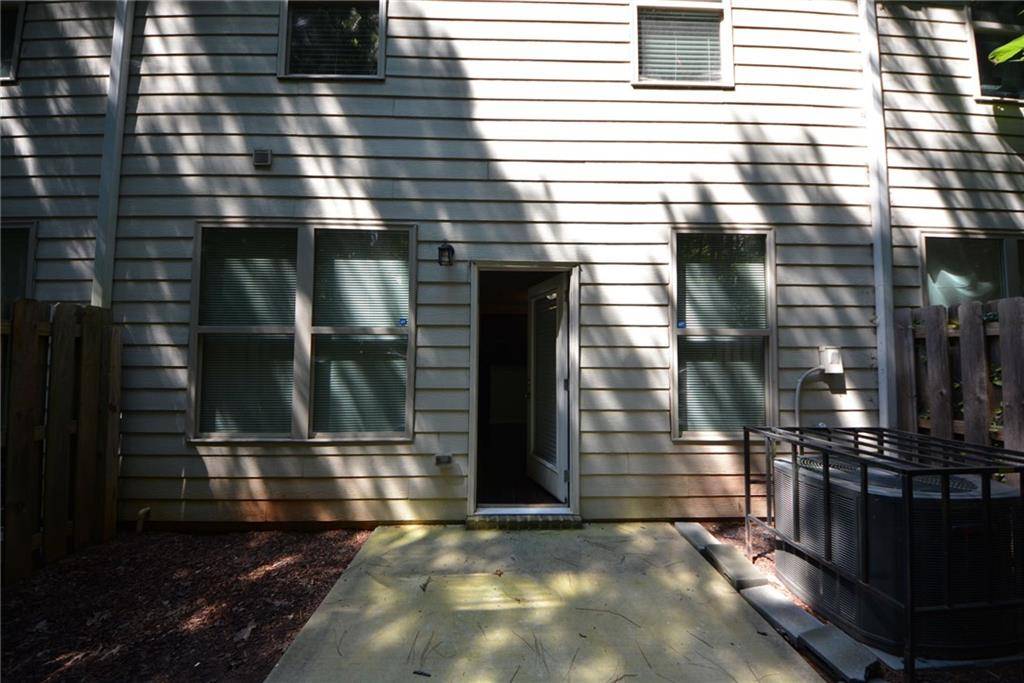 Lithonia, GA 30038,5873 Taka LN