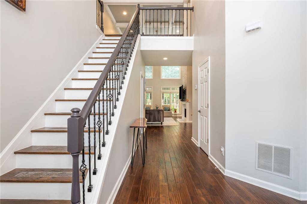 Atlanta, GA 30328,1035 Lancaster WALK