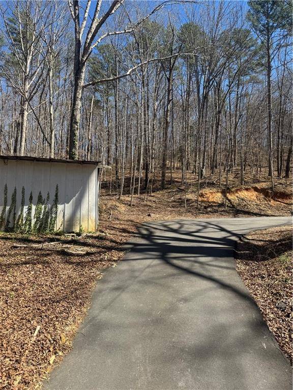 Toccoa, GA 30577,202 Henderson Falls RD