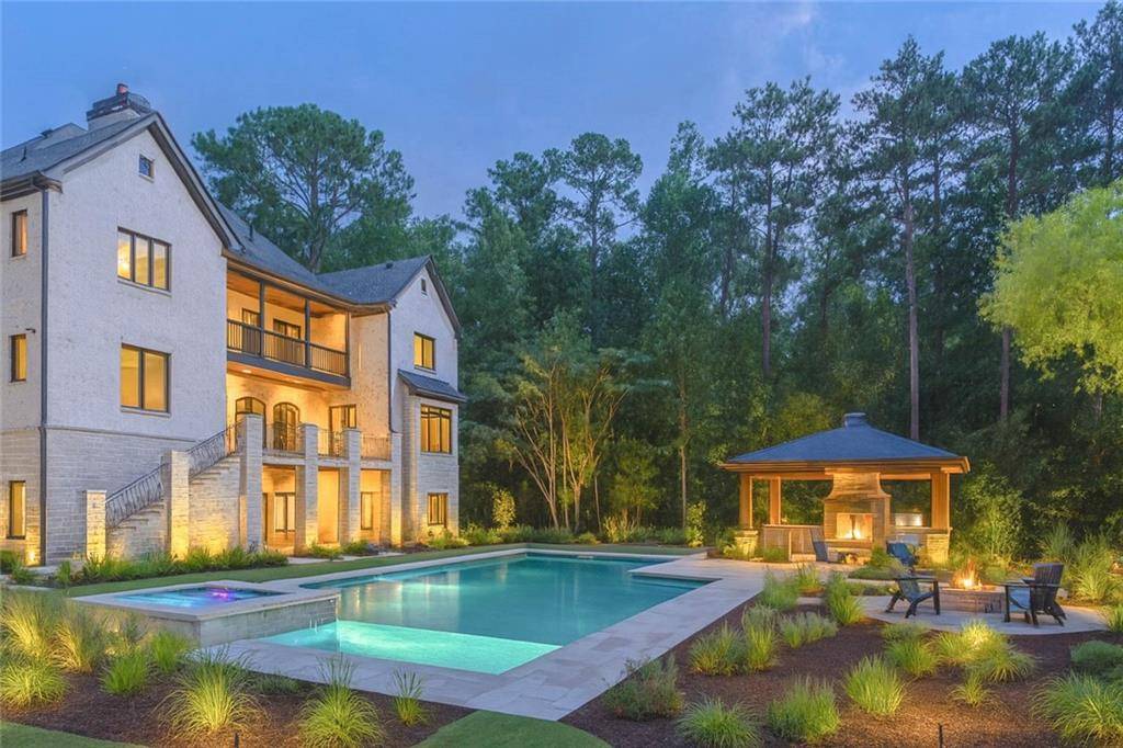 Roswell, GA 30075,10765 Shallowford RD