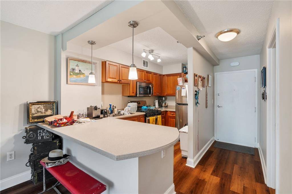 Atlanta, GA 30305,2479 Peachtree RD NE #412