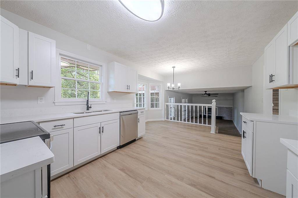 Stone Mountain, GA 30083,965 Cabot CT
