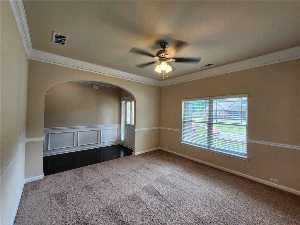 Senoia, GA 30276,525 Twelve Oaks DR