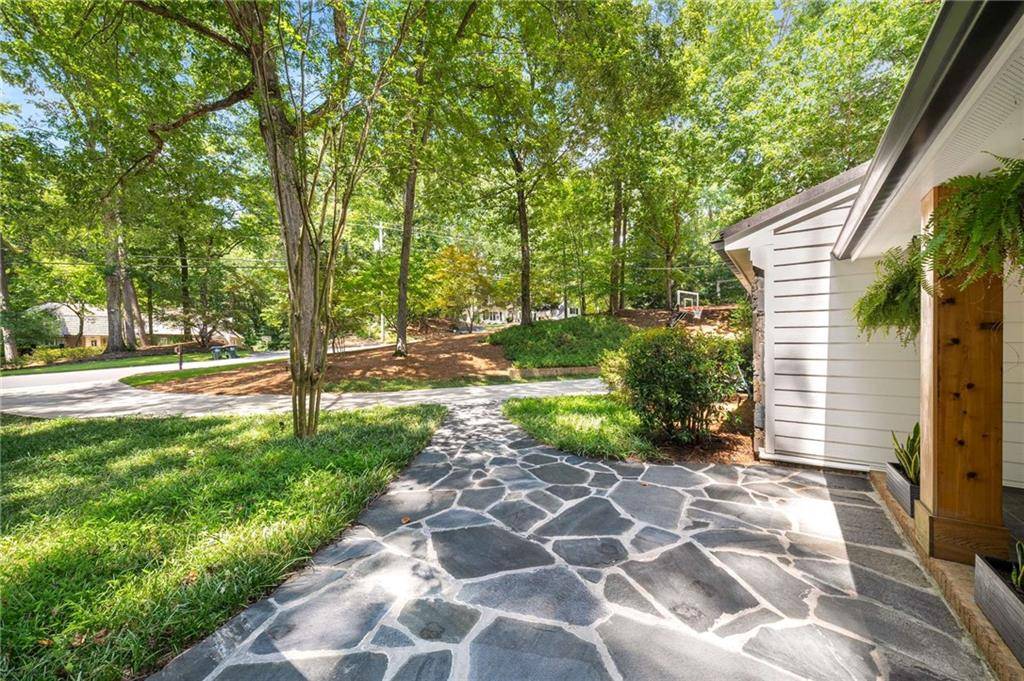 Sandy Springs, GA 30350,8940 Huntcliff TRCE