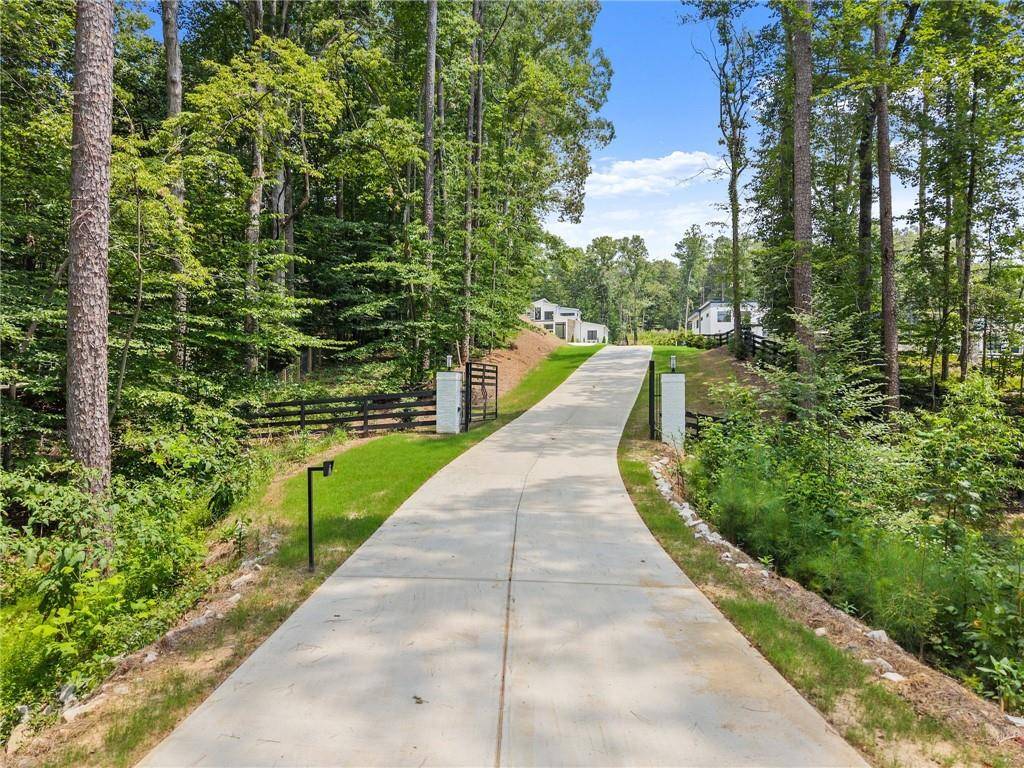 Hoschton, GA 30548,1676 Thomas DR
