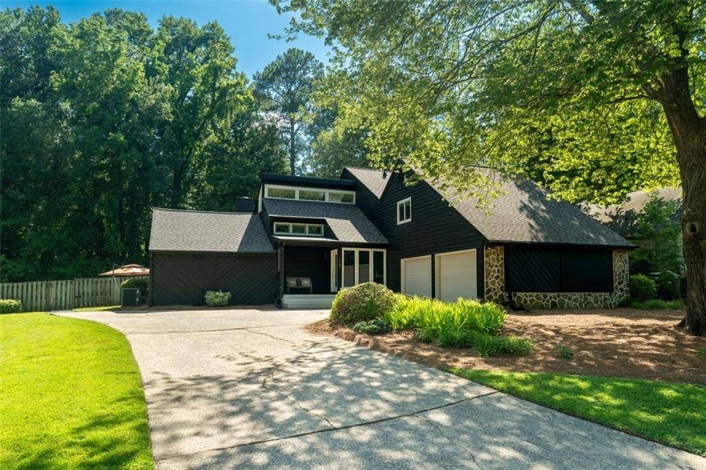 Marietta, GA 30068,420 GREENFIELD TRCE