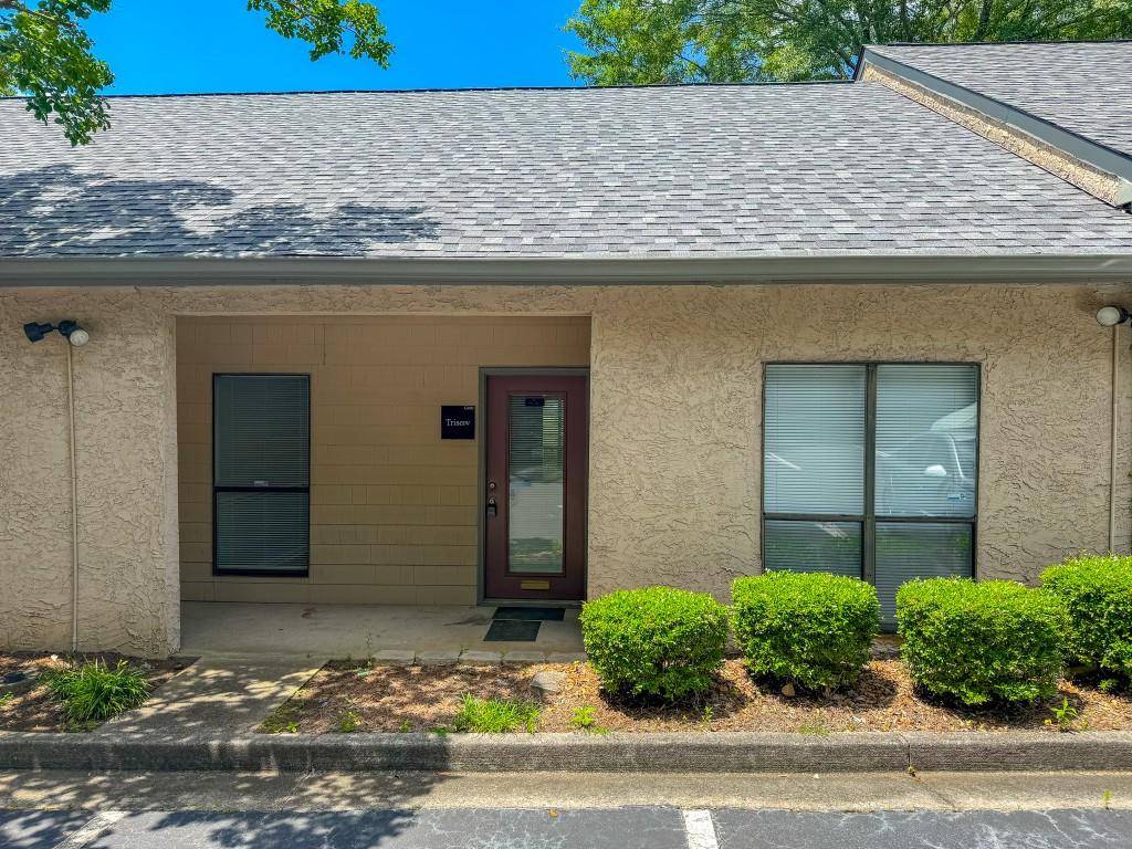 Roswell, GA 30076,875 Old Roswell RD #G400