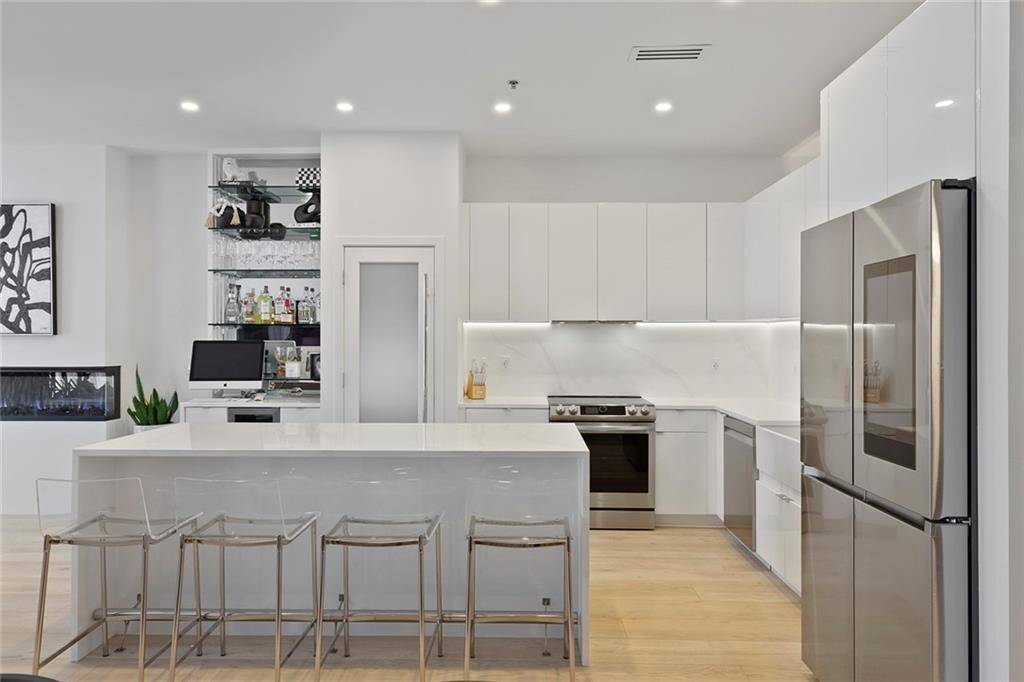 Atlanta, GA 30324,560 Dutch Valley #2313