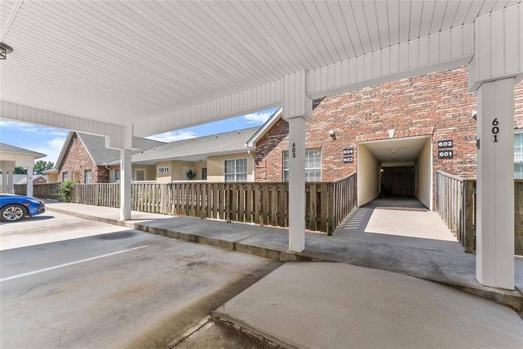 Gainesville, GA 30501,1011 Holly DR #604