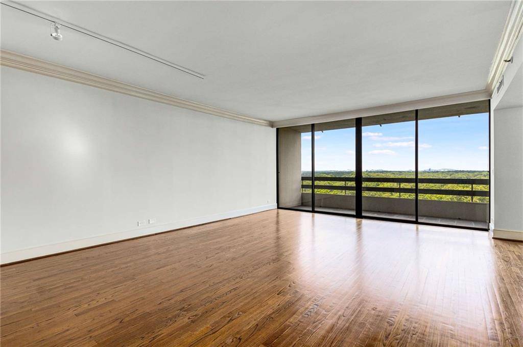 Atlanta, GA 30305,2660 Peachtree RD NW #20D