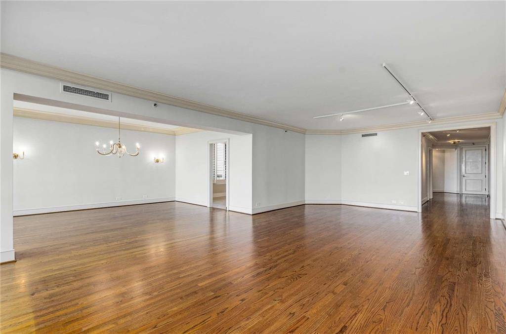 Atlanta, GA 30305,2660 Peachtree RD NW #20D