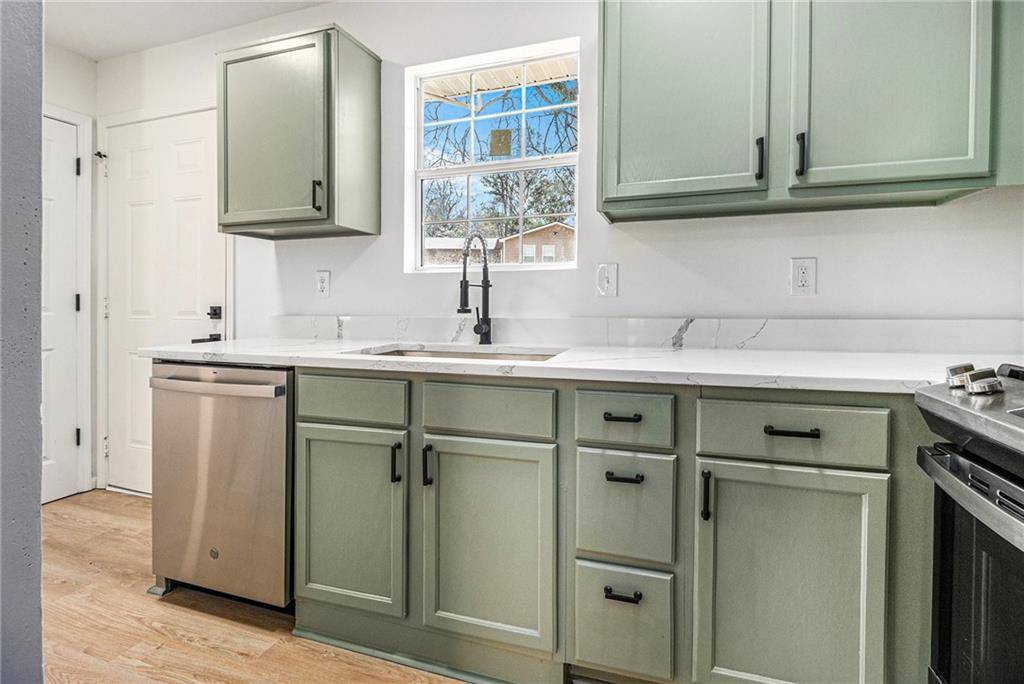 Atlanta, GA 30354,594 Waynes CT SE