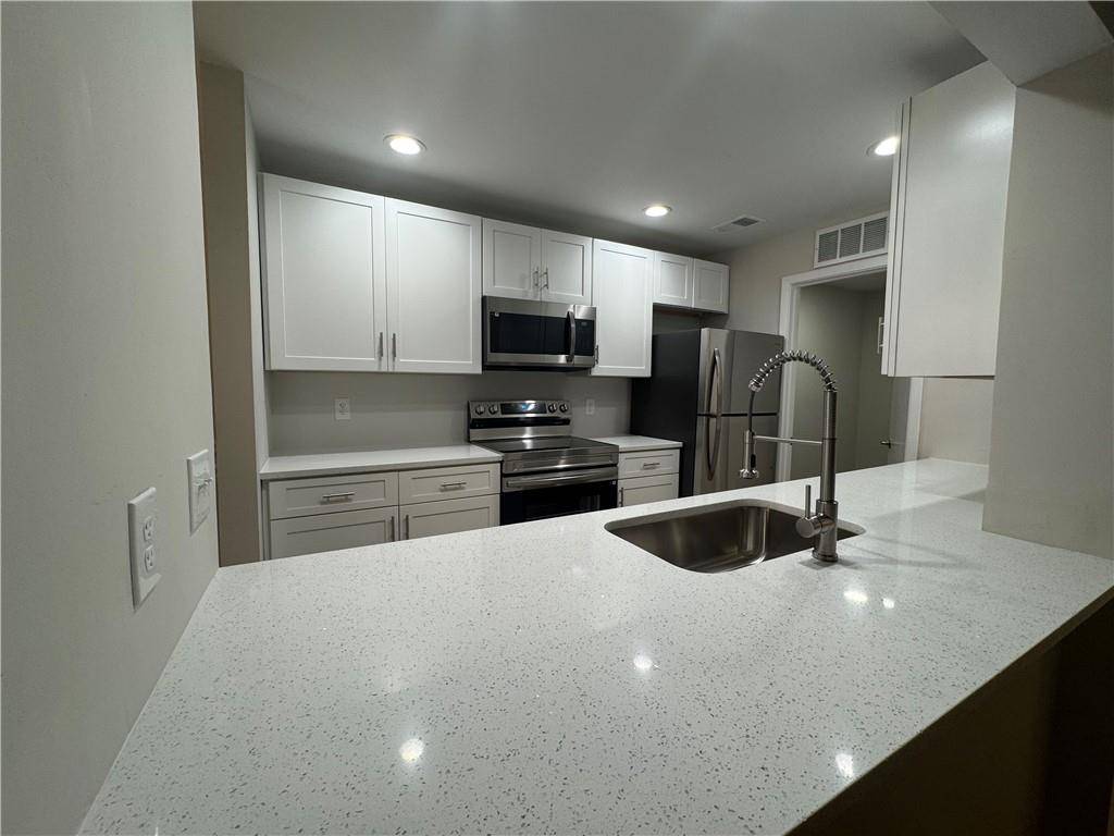 Roswell, GA 30075,308 Warm Springs CIR