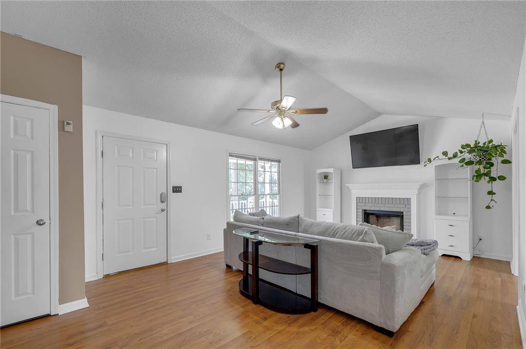Acworth, GA 30101,3502 April Breeze LN