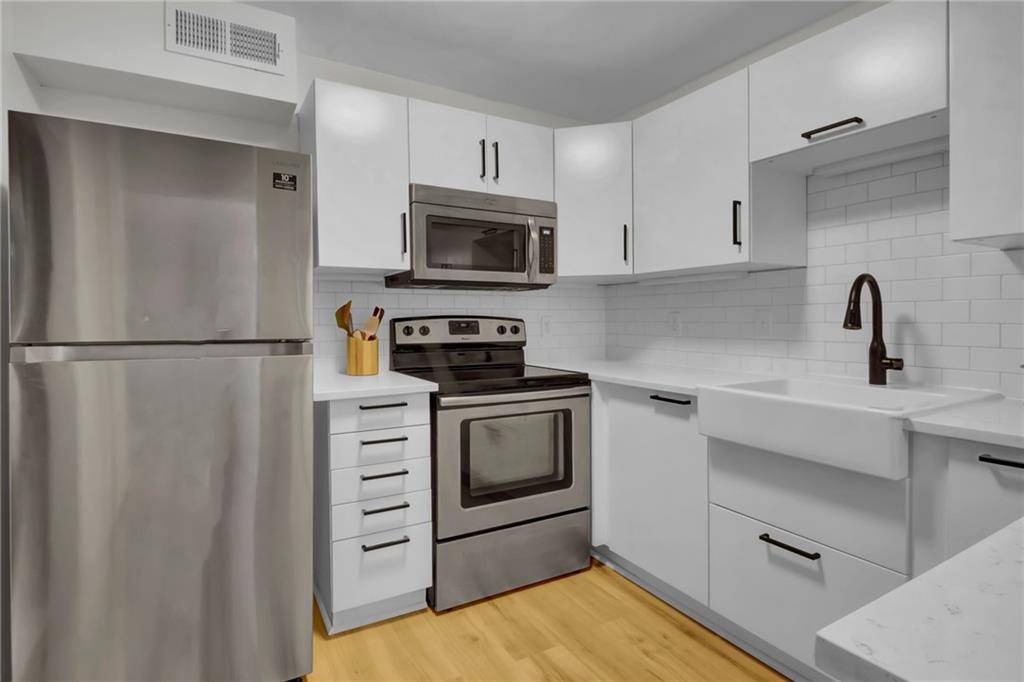 Atlanta, GA 30327,12 Vista SQ NW