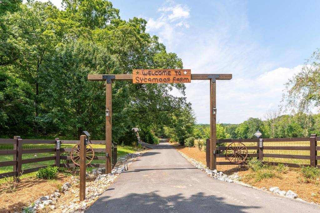 Chatsworth, GA 30705,1213 Carters RD